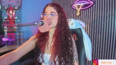 valkaa_teen live cam on Cam4