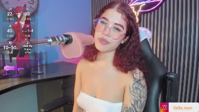 valkaa_teen live cam on Cam4