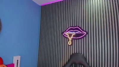 valkaa_teen live cam on Cam4
