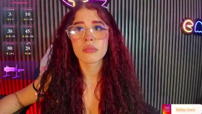 valkaa_teen live cam on Cam4