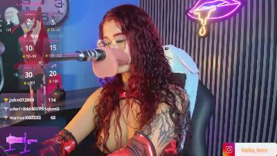 valkaa_teen live cam on Cam4