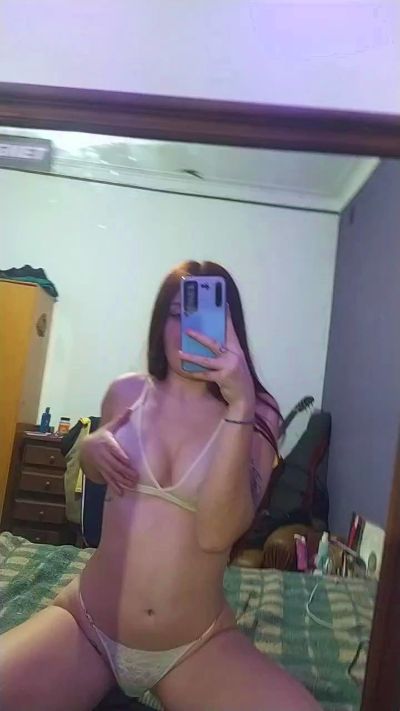 valtrika live cam on Cam4