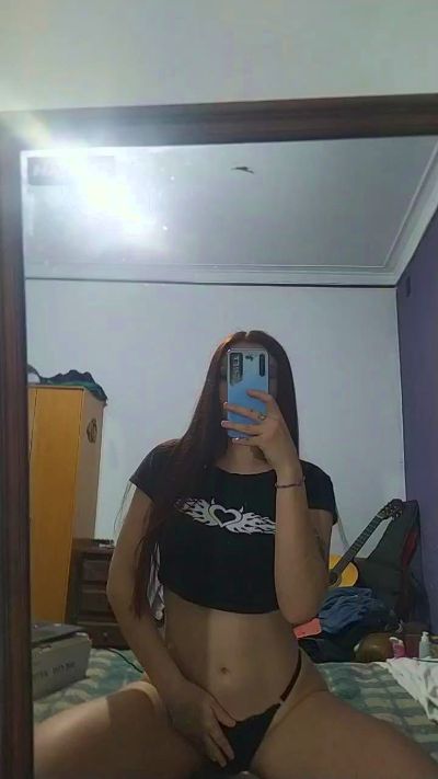 valtrika live cam on Cam4