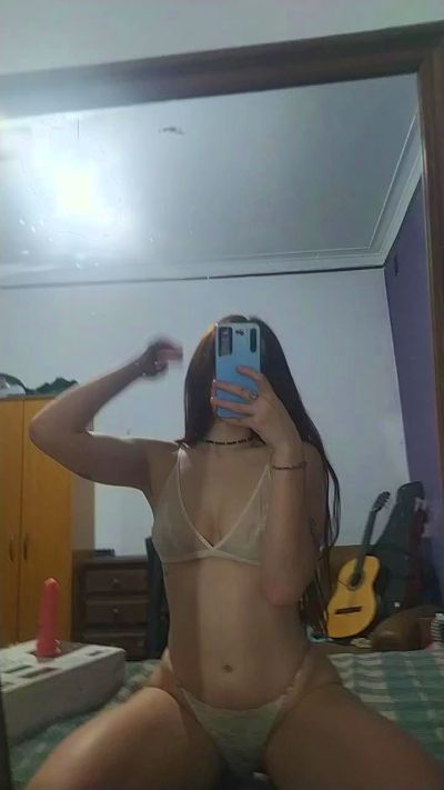 valtrika live cam on Cam4