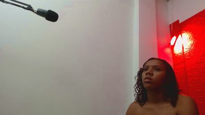 vanesalatina18 live cam on Cam4