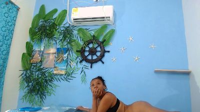vanessa18nice live cam on Cam4