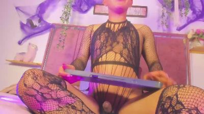 vanessa_belmont live cam on Cam4