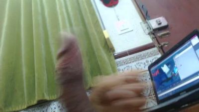 varoniberico4 live cam on Cam4