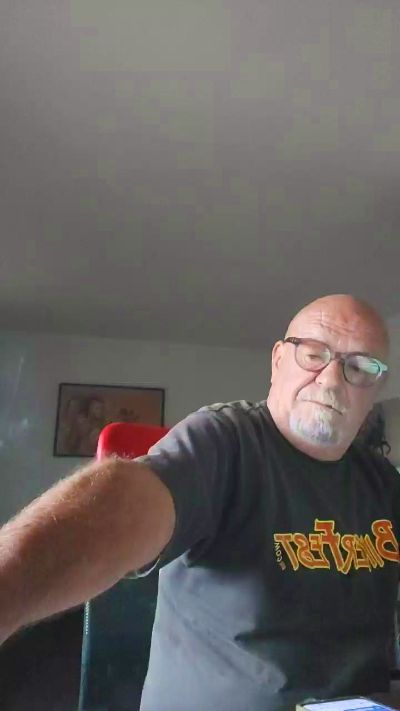vecchioporco7 live cam on Cam4