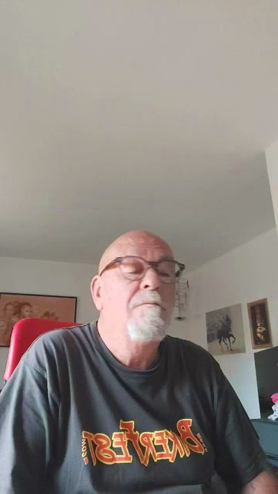 vecchioporco7 live cam on Cam4