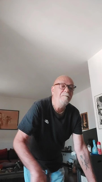vecchioporco7 live cam on Cam4