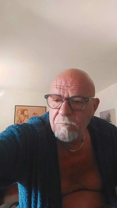 vecchioporco7 live cam on Cam4