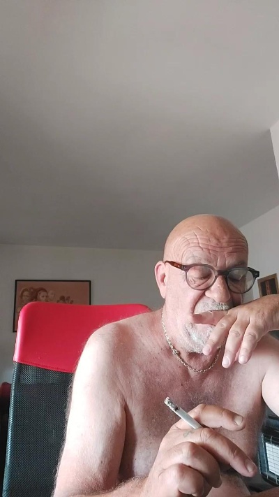 vecchioporco7 live cam on Cam4