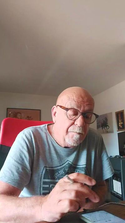 vecchioporco7 live cam on Cam4