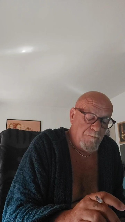 vecchioporco7 live cam on Cam4