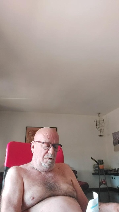 vecchioporco7 live cam on Cam4