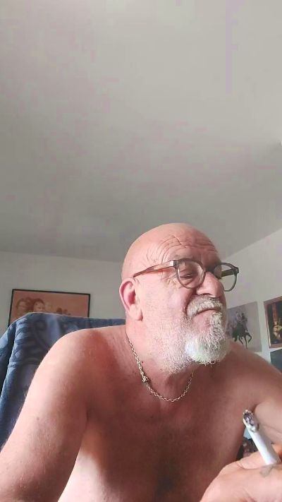 vecchioporco7 live cam on Cam4