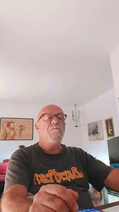 vecchioporco7 live cam on Cam4