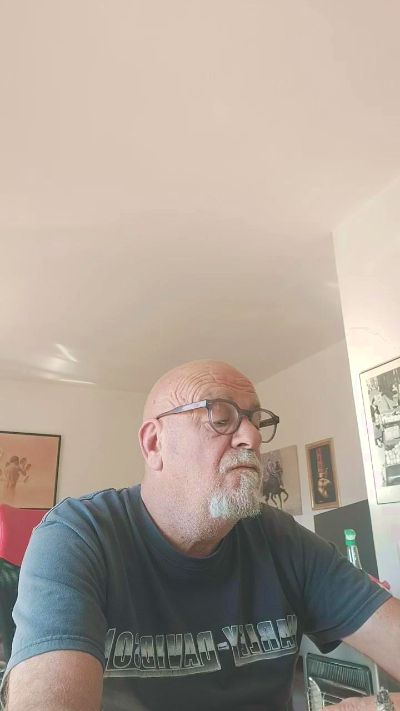 vecchioporco7 live cam on Cam4