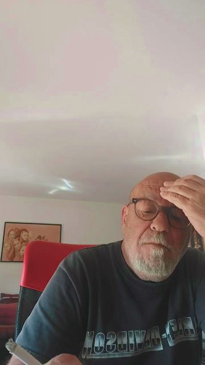 vecchioporco7 live cam on Cam4
