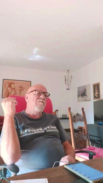 vecchioporco7 live cam on Cam4