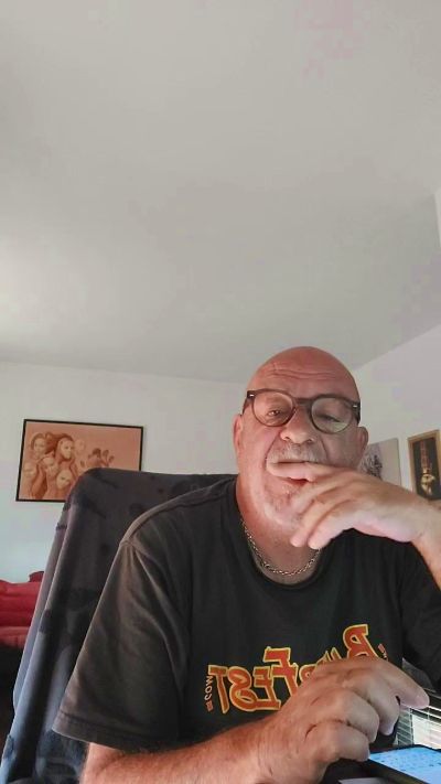 vecchioporco7 live cam on Cam4