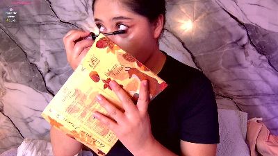 velakimm live cam on Cam4