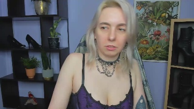 velvetanne live cam on Cam4