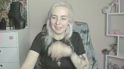 velvetanne live cam on Cam4
