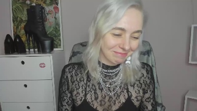 velvetanne live cam on Cam4