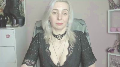 velvetanne live cam on Cam4