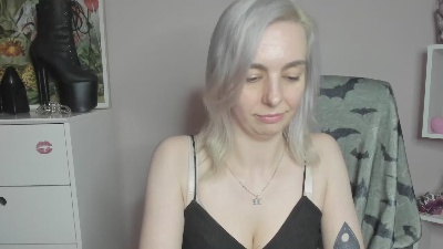 velvetanne live cam on Cam4