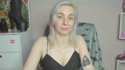 velvetanne live cam on Cam4