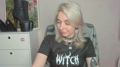 velvetanne live cam on Cam4