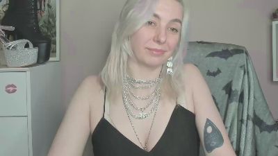 velvetanne live cam on Cam4