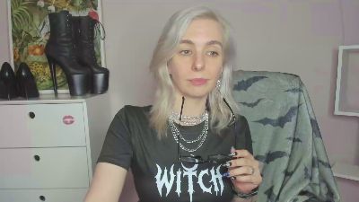 velvetanne live cam on Cam4