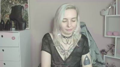 velvetanne live cam on Cam4