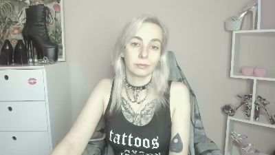 velvetanne live cam on Cam4