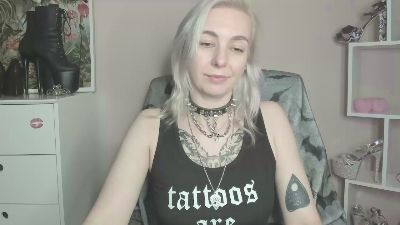 velvetanne live cam on Cam4