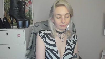 velvetanne live cam on Cam4