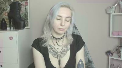 velvetanne live cam on Cam4