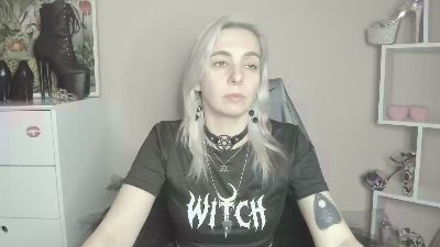 velvetanne live cam on Cam4