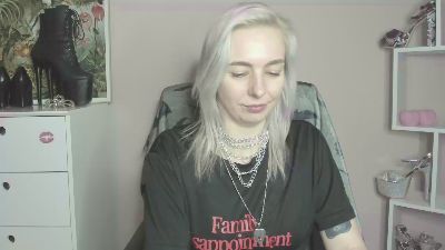 velvetanne live cam on Cam4