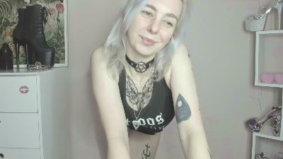 velvetanne live cam on Cam4
