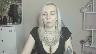 velvetanne live cam on Cam4