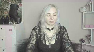 velvetanne live cam on Cam4