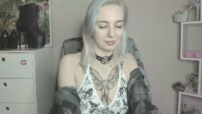 velvetanne live cam on Cam4