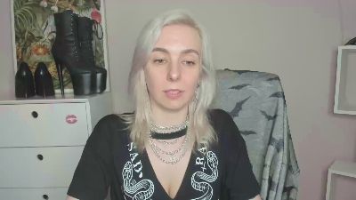 velvetanne live cam on Cam4