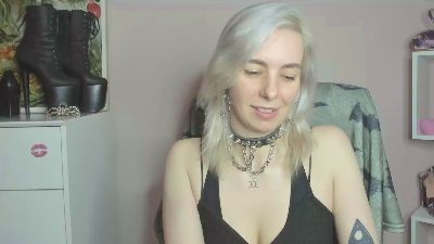 velvetanne live cam on Cam4