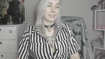 velvetanne live cam on Cam4